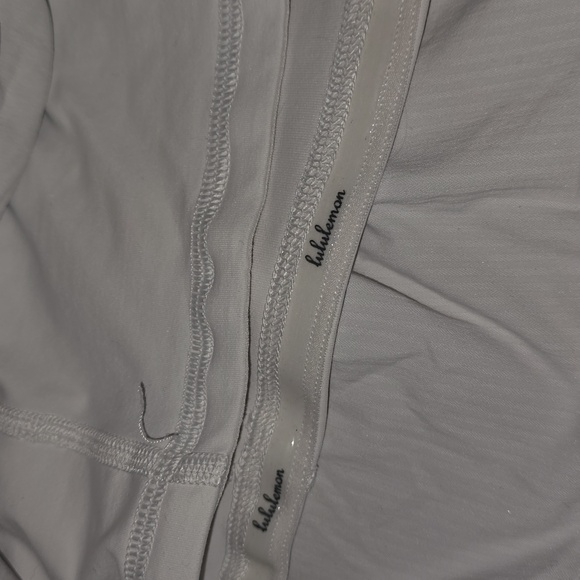 Lululemon - Picture 4 of 5